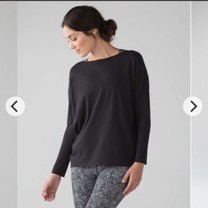 Lululemon back in action long sleeve top